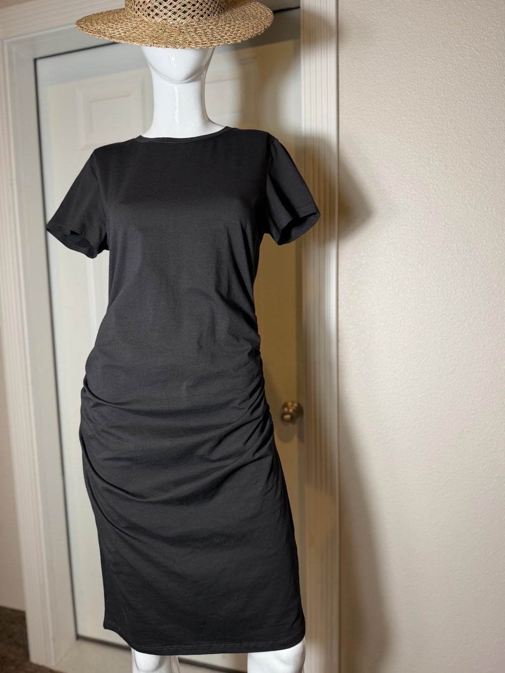 Missufe~NWT~Black~Cotton Blend~Bodycon~Short Sleeve~Ruched~Midi Dress~Size L
